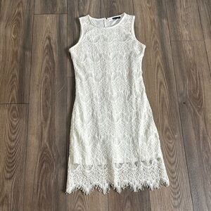 Elegant Lace Sleeveless Dress - White